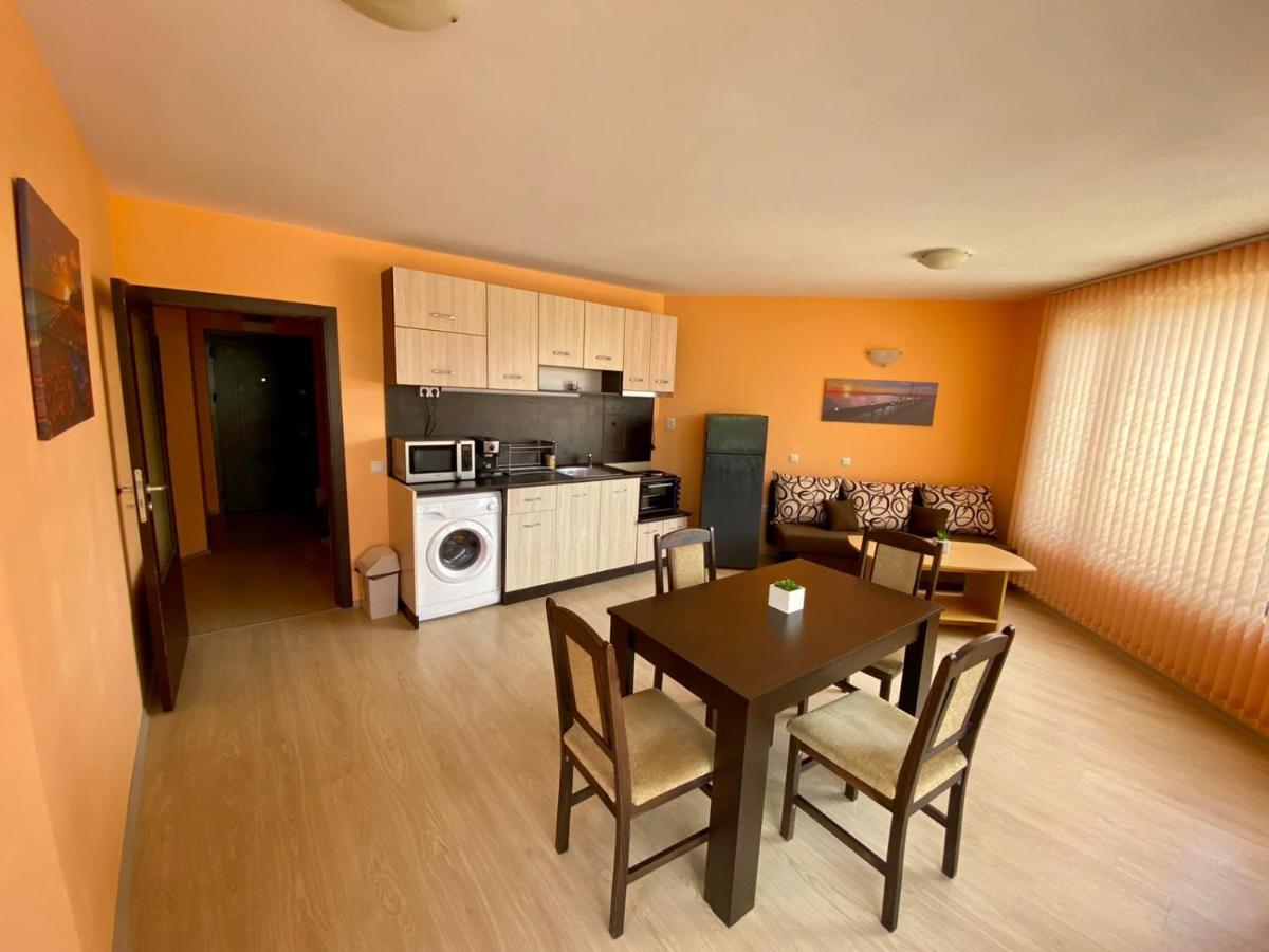 Cozy Apartment In The Center Of プリモルスコ エクステリア 写真